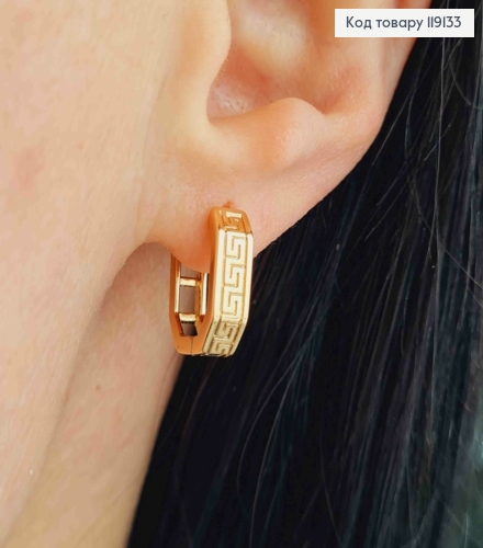 Сережки овальні фігурні ВЕРСАЧЕ, ширина 0,4см, довжина 1,5см, XUPING 18K 119133 фото 3