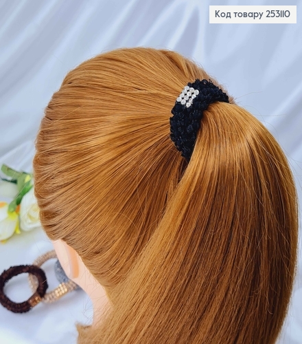 Резинка спираль, с атласными вставками и пластинкой с тремя рядами камешков, цвета в ассорт. 253110 фото 3