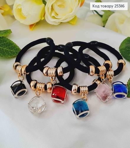 Резинка с подвеской камешком в оправе, цвета в ассорт. 253116 фото 3