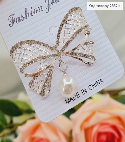 Брошь металл, "Бантик" серебряного цвета, с плетением, в камнях, с жемчужиной, 4,5см 235214 фото 3