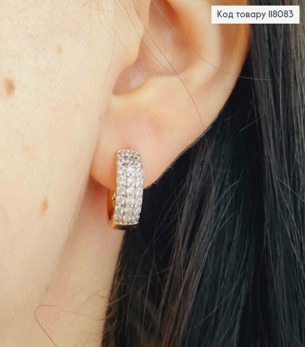 Серьги кольца украшены камешками в три ряда, ширина 5мм, диаметр 1,5см, Xuping 18К. 118083 фото 3