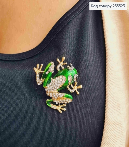 Брошь металл "Зеленый Лягушонок" украшена Блестящими камешками, 3,5*3см, Золотого цвета 235523 фото 2